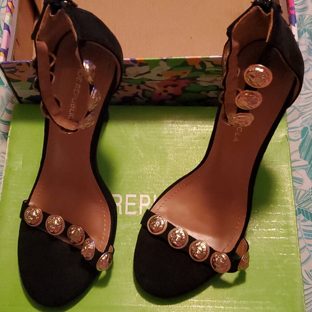 In good condition wear once